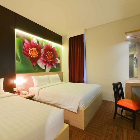 D'Hotel Джакарта Екстериор снимка
