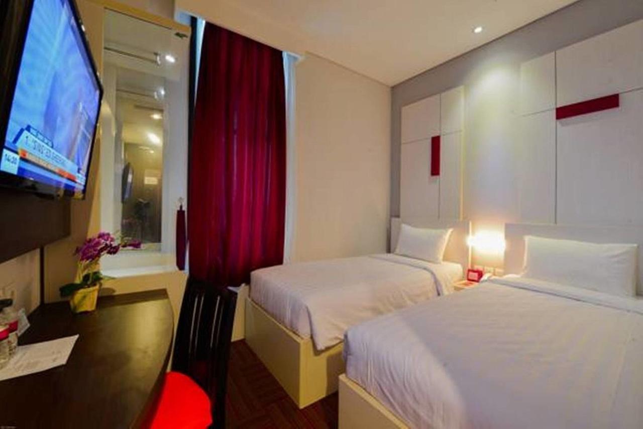 D'Hotel Джакарта Екстериор снимка