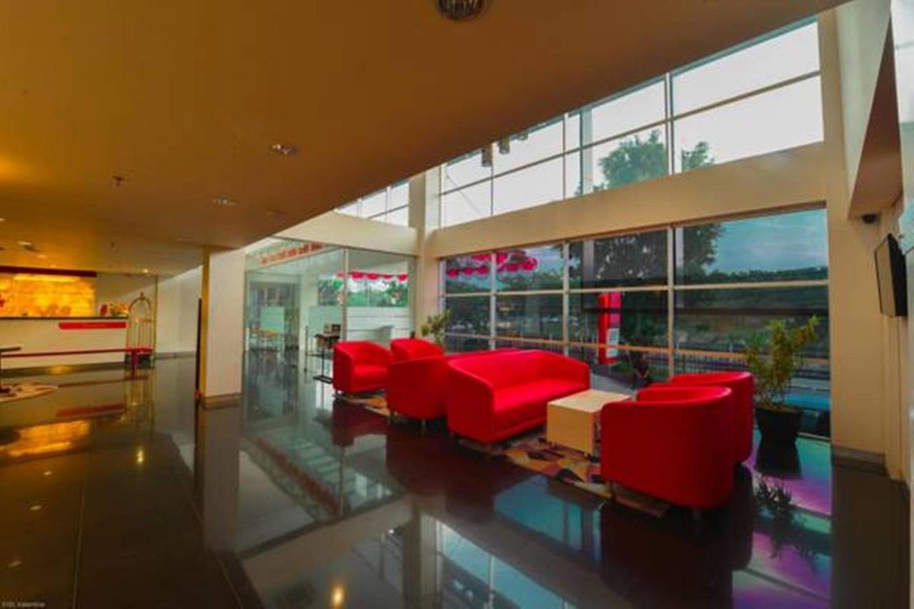 D'Hotel Джакарта Екстериор снимка