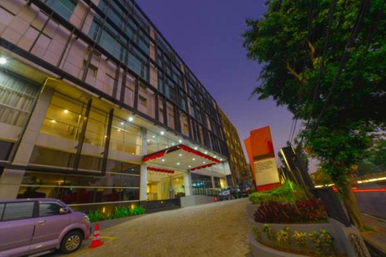 D'Hotel Джакарта Екстериор снимка