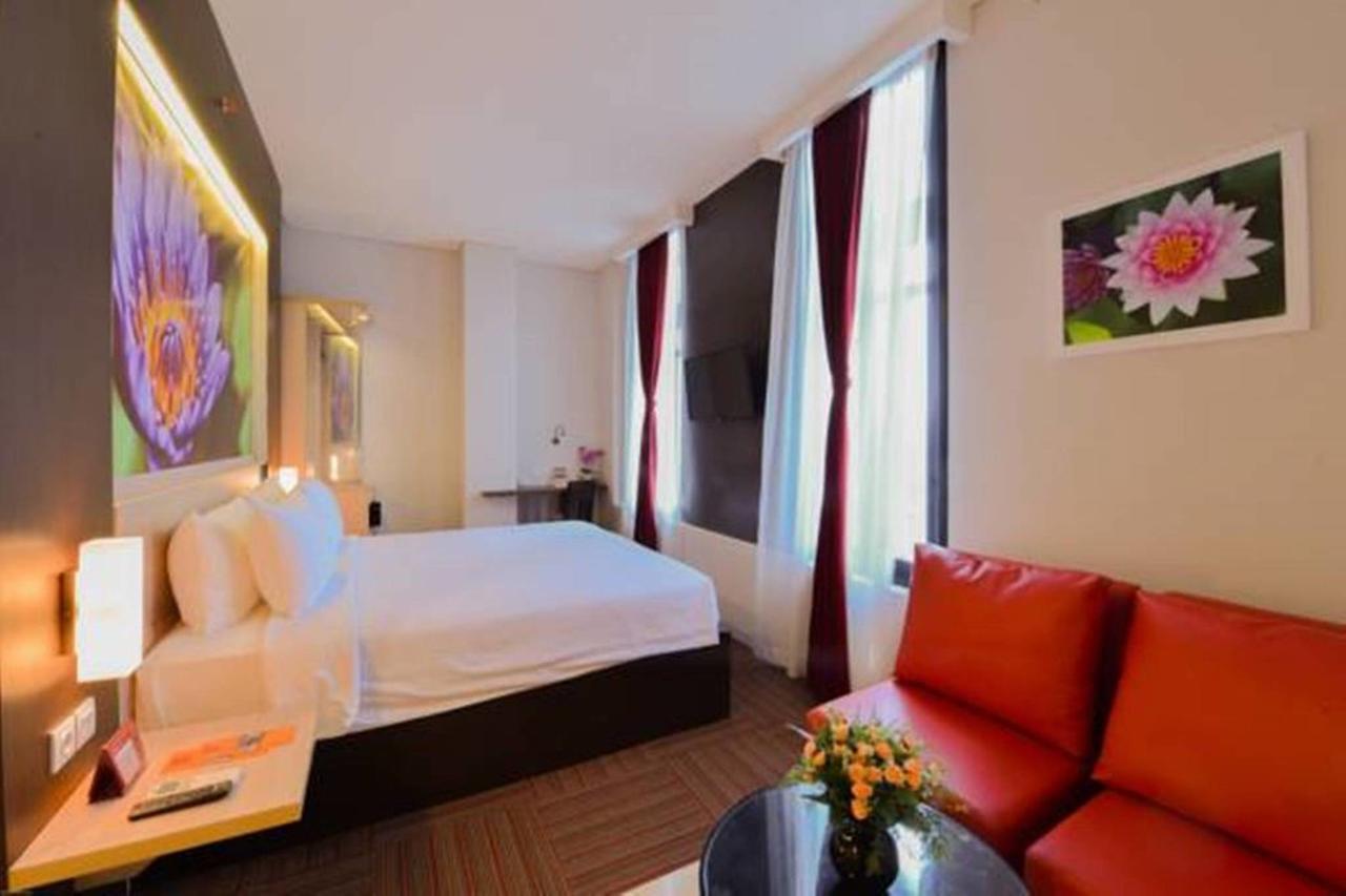 D'Hotel Джакарта Екстериор снимка