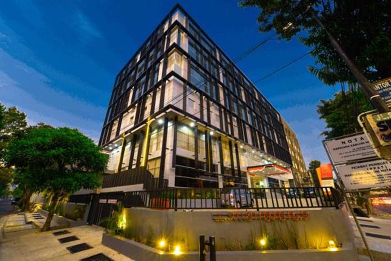 D'Hotel Джакарта Екстериор снимка