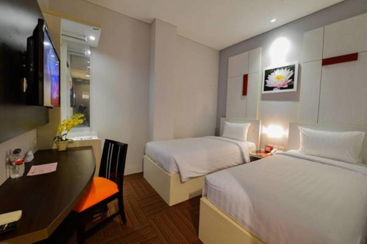 D'Hotel Джакарта Екстериор снимка