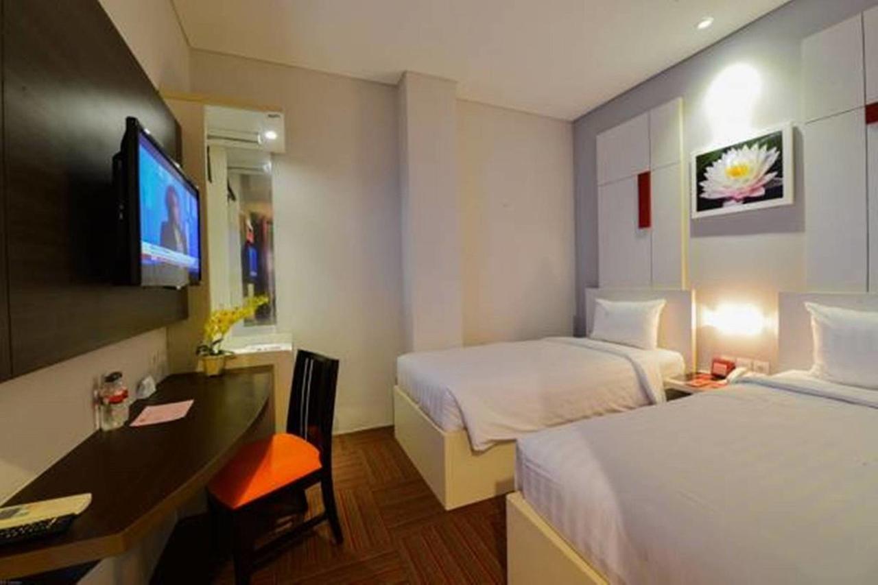 D'Hotel Джакарта Екстериор снимка