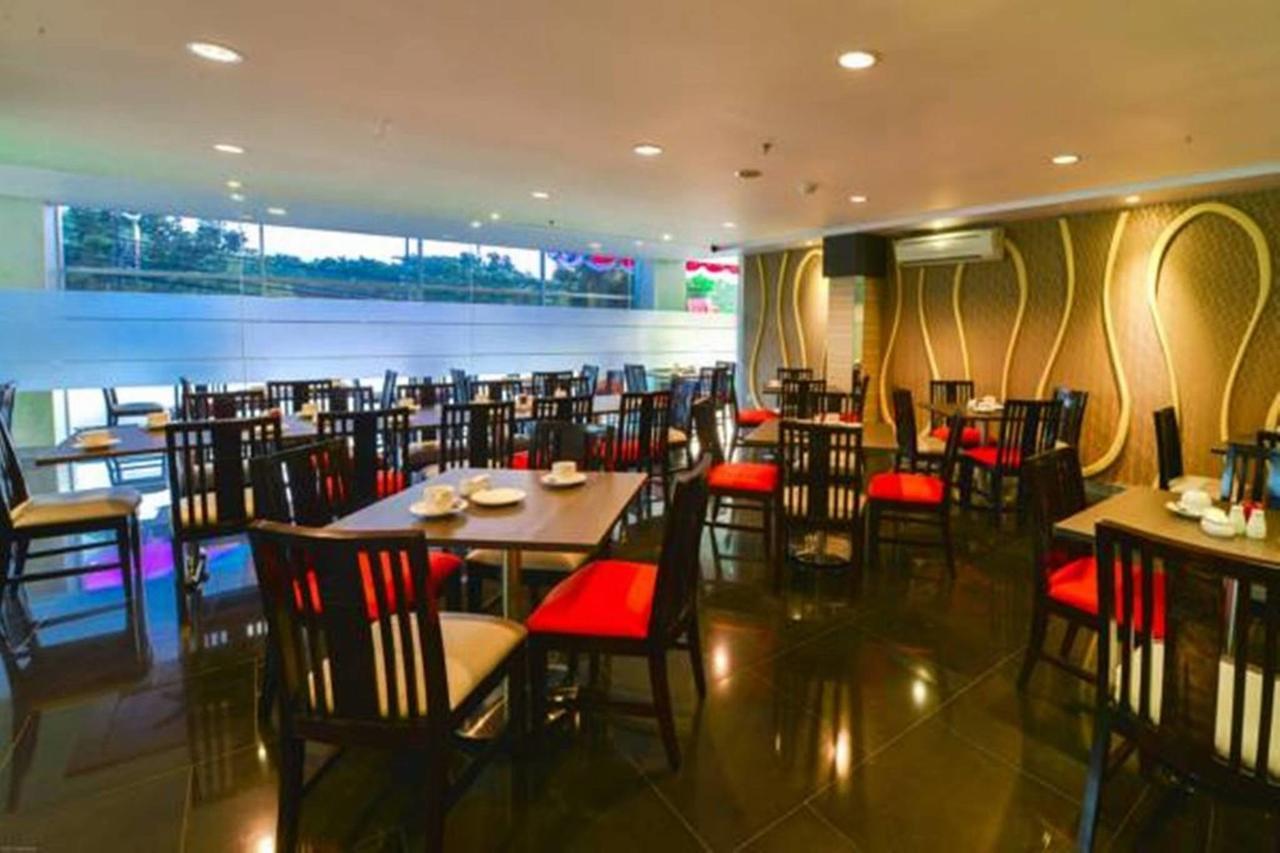 D'Hotel Джакарта Екстериор снимка