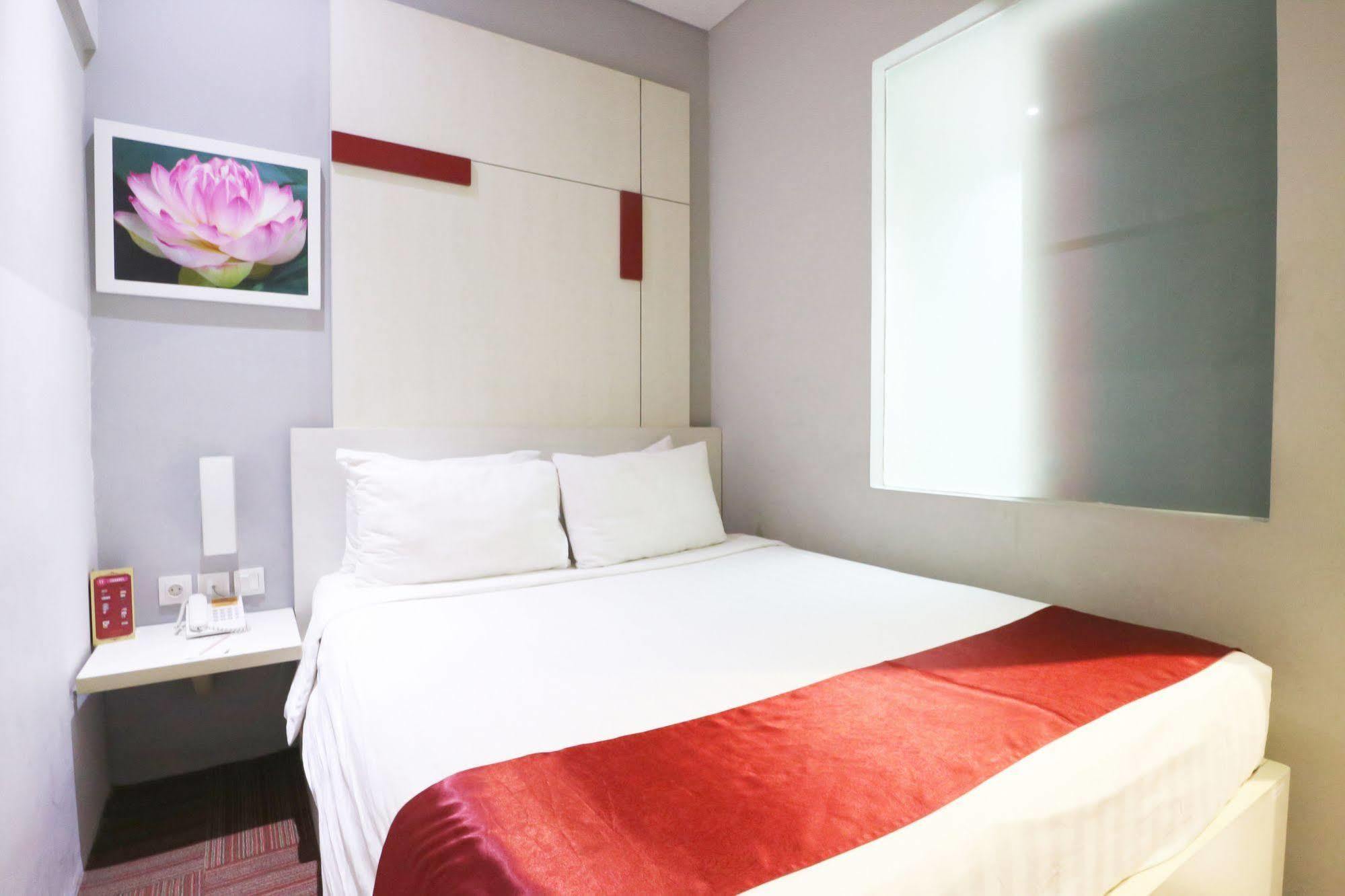 D'Hotel Джакарта Екстериор снимка