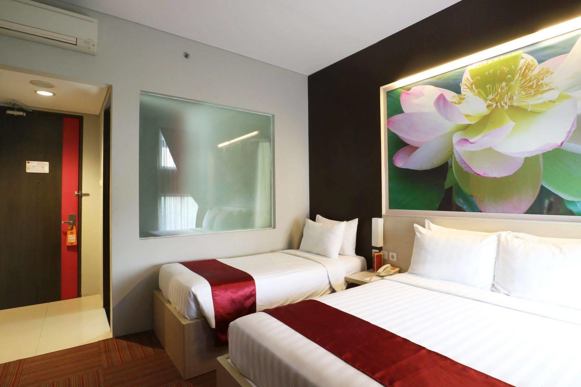 D'Hotel Джакарта Екстериор снимка