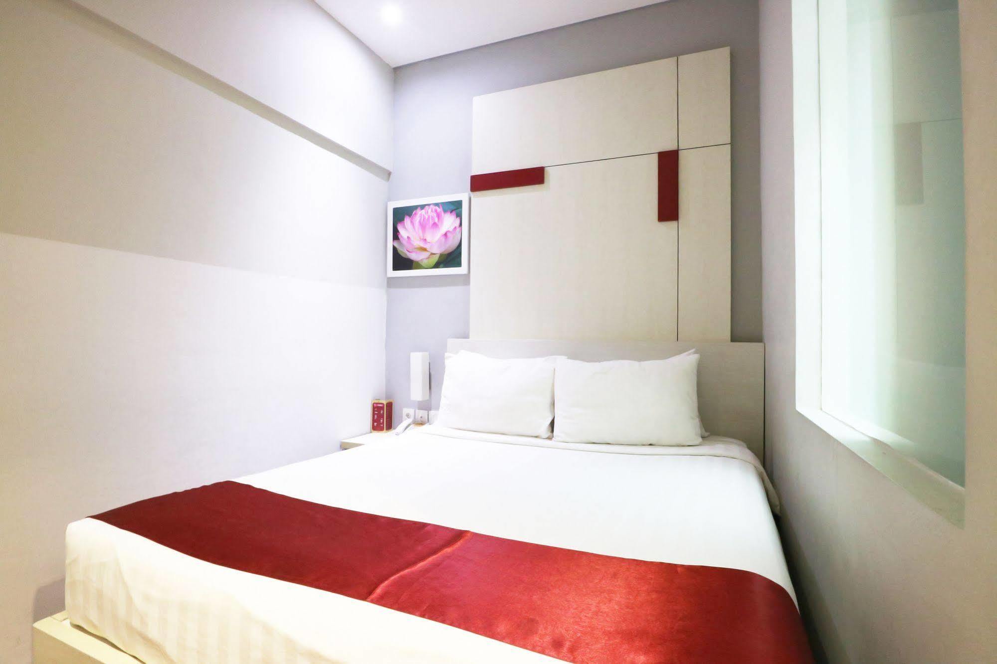 D'Hotel Джакарта Екстериор снимка