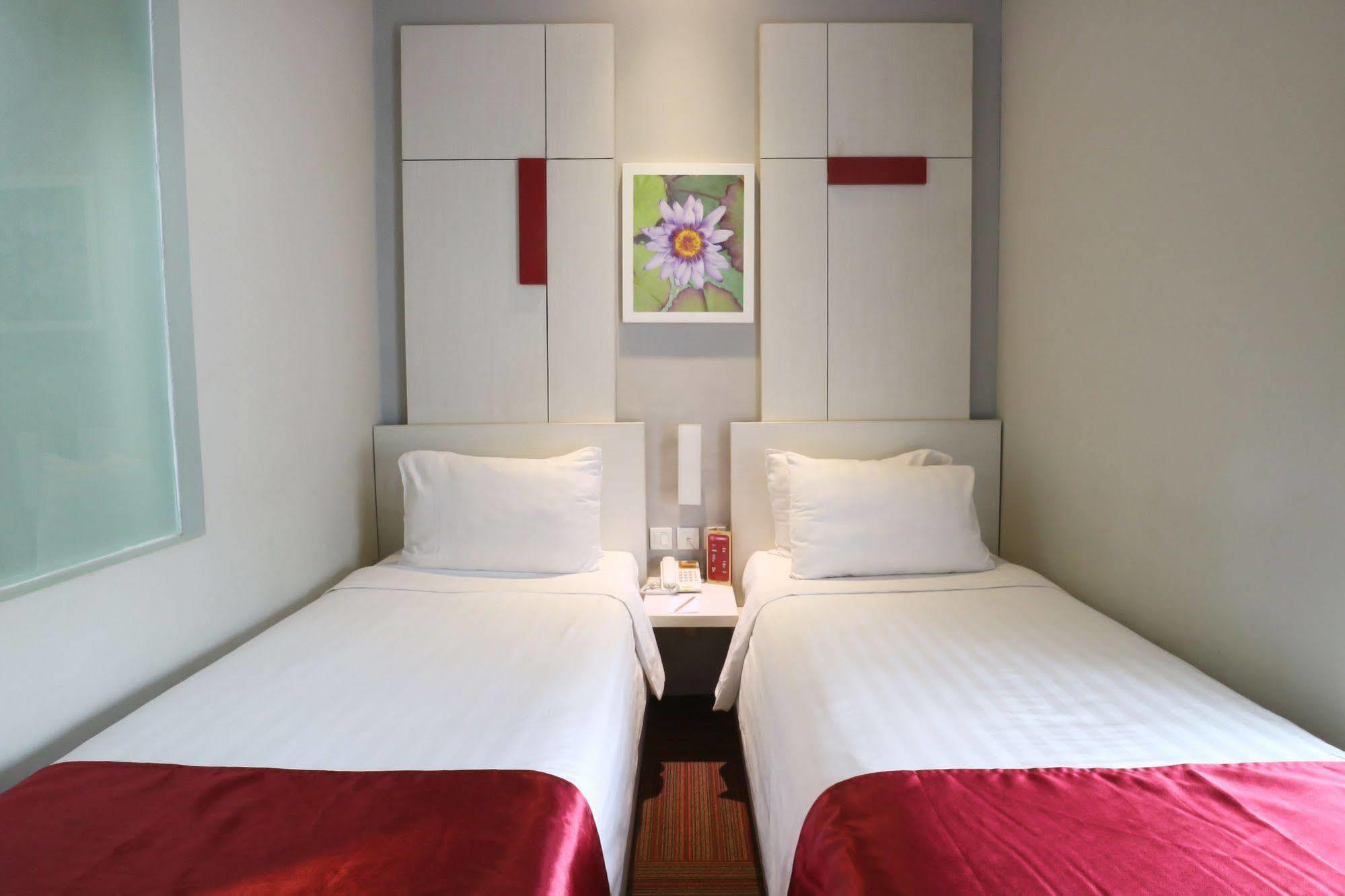 D'Hotel Джакарта Екстериор снимка