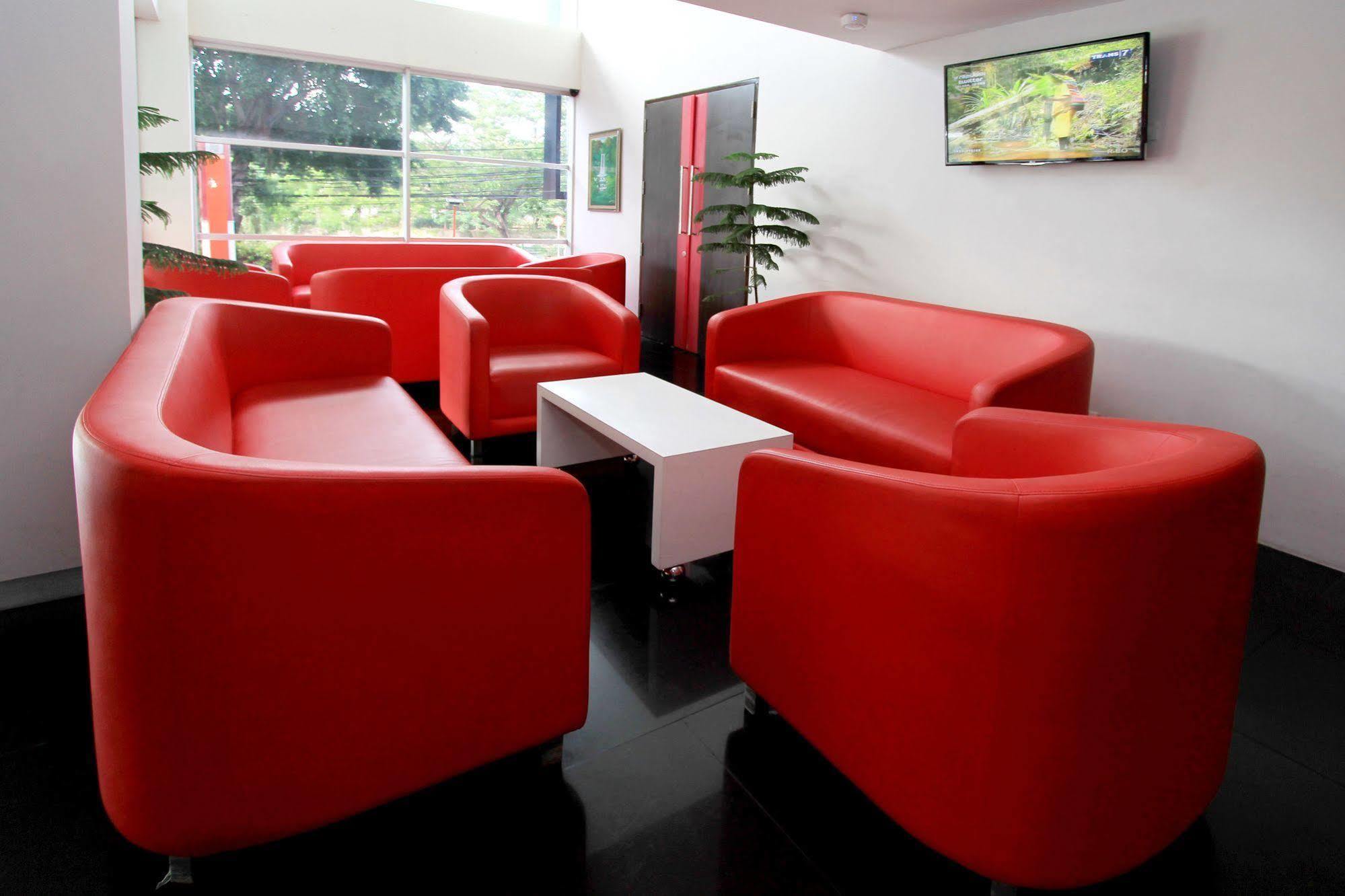 D'Hotel Джакарта Екстериор снимка