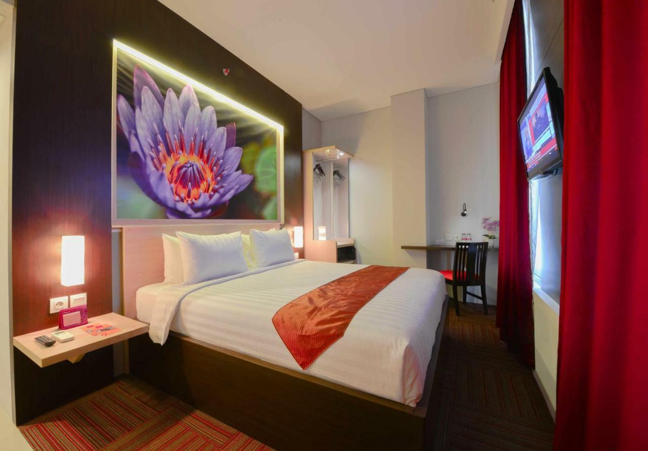 D'Hotel Джакарта Екстериор снимка