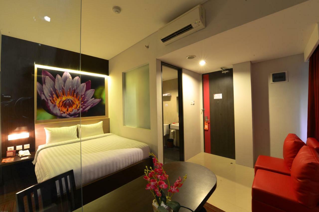 D'Hotel Джакарта Екстериор снимка